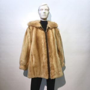 Samuel Fourrures - MANTEAU DE RATON LAVEUR ROUX RASÉ ET CAPUCHON - 7558 - Fourrure