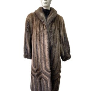 Reversible muskrat coat in elongated skins - 8370