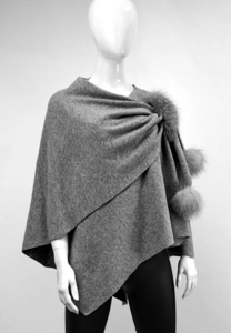 foulard à carreaux et pompons de fourrure (copie)