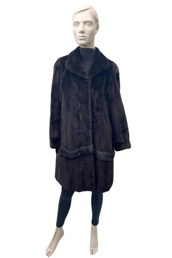 manteau de vison acajou avec capuchon 8527