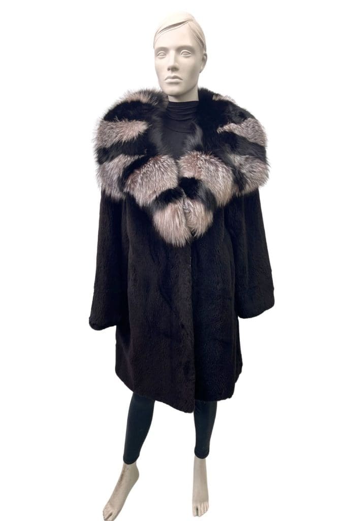 manteau de vison acajou avec capuchon 8527