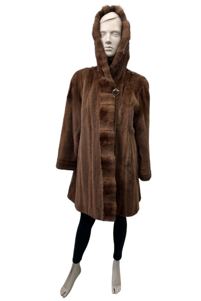 manteau de vison acajou avec capuchon 8527